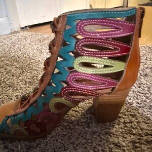 L’Artiste (by Spring Step) gladiator-style heeled sandal